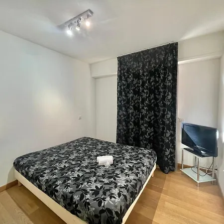 Vieux Port Two Bedroom A11 Apartment